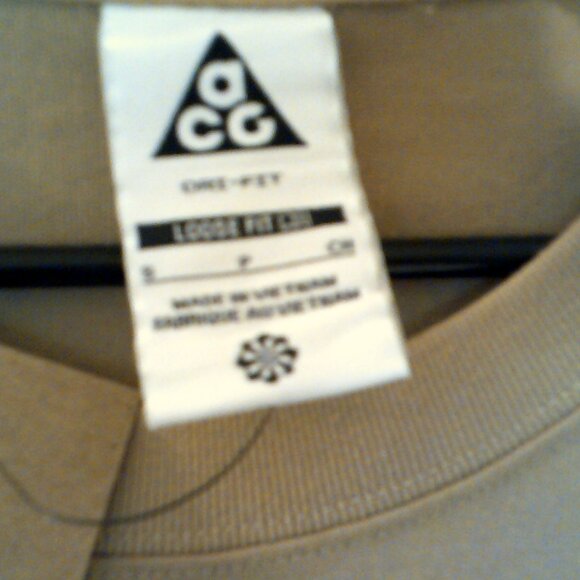 NEW NIKE Dri-FIT ACG "Lungs LS Tee" MEN'S KHAKI BLACK T-SHIRT SMALL DQ1815-297 - Picture 3 of 6